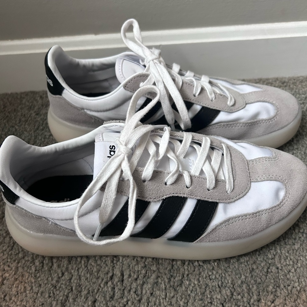 Adidas Barreda Decode Gray and White Sneakers, size 7 - Picture 3 of 5